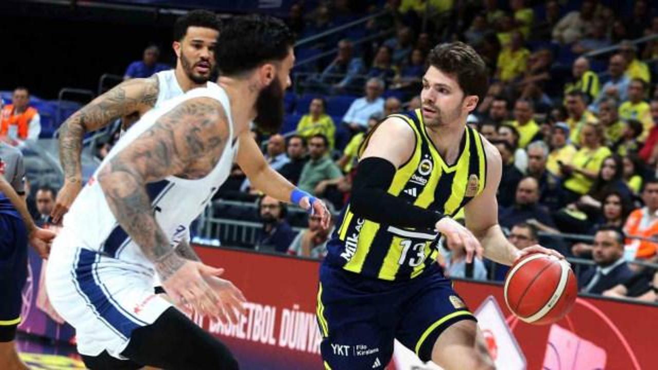 Yarı final serisinde ikinci ma&ccedil;: Fenerbah&ccedil;e-Anadolu Efes...