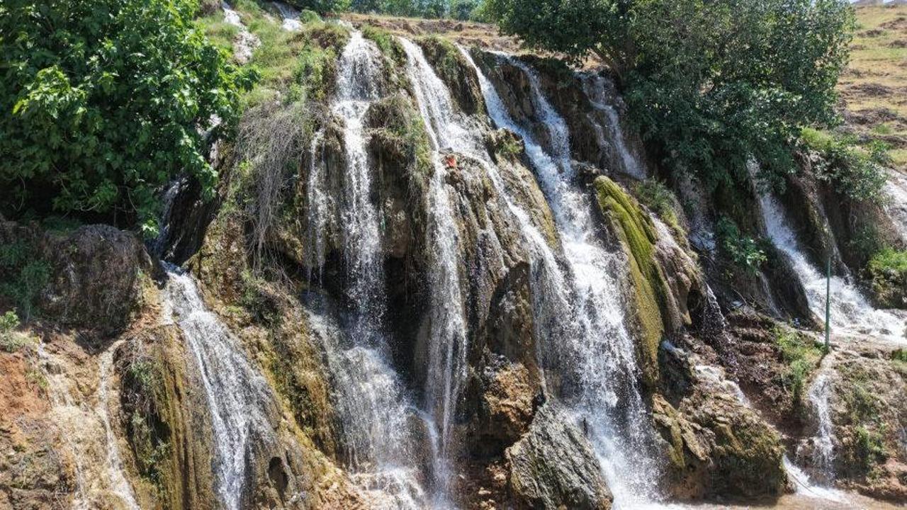 Gaziantep'te 4 farklı mağaradan akan şelaleler
