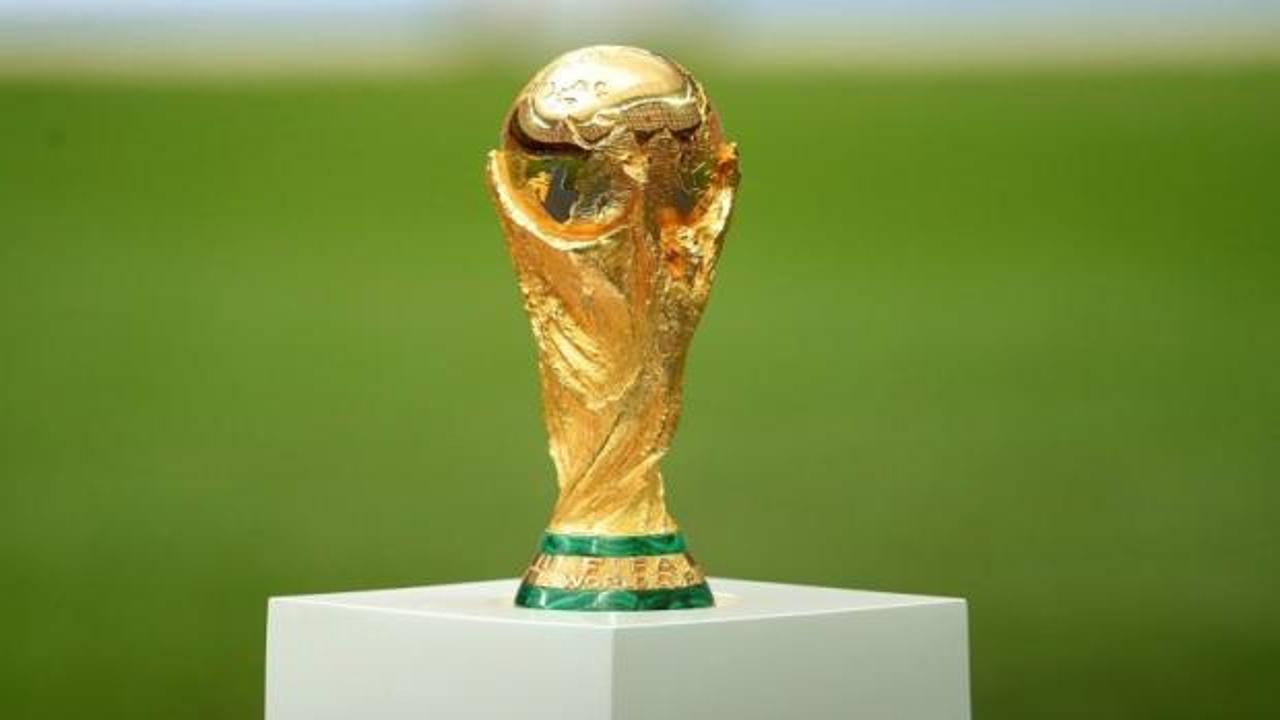Kanada ve Bosna Hersek milli futbol takımları oyuncuları sahada