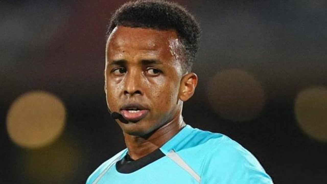 Somalili hakem Omar Abdulkadir Artan'ın FIFA tarafından desteklenmesi haberi görseli.