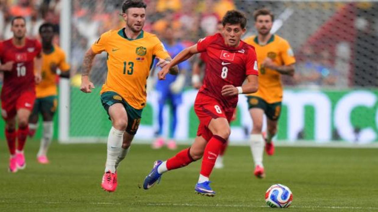 A Milli Futbol Takımı oyuncuları maç sırasında