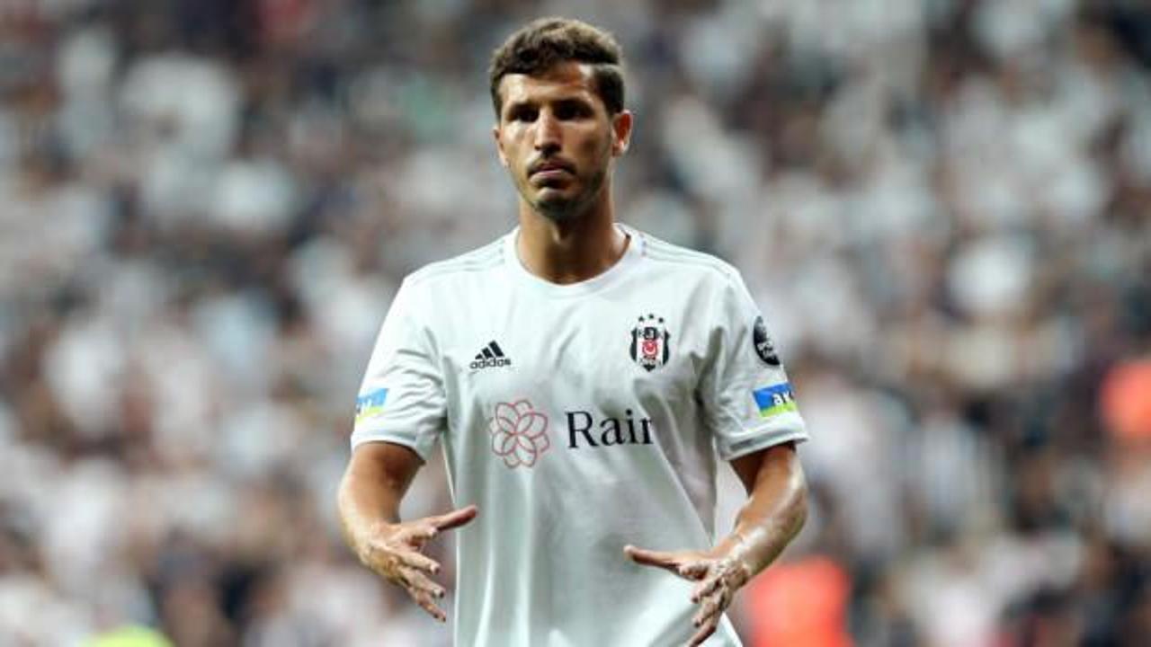 Beşiktaş forması giyen Salih Uçan sahada