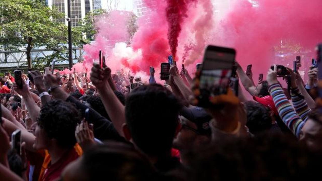 A Milli Futbol Takımı oyuncuları ve teknik heyetinin Kanada'daki otele girişi