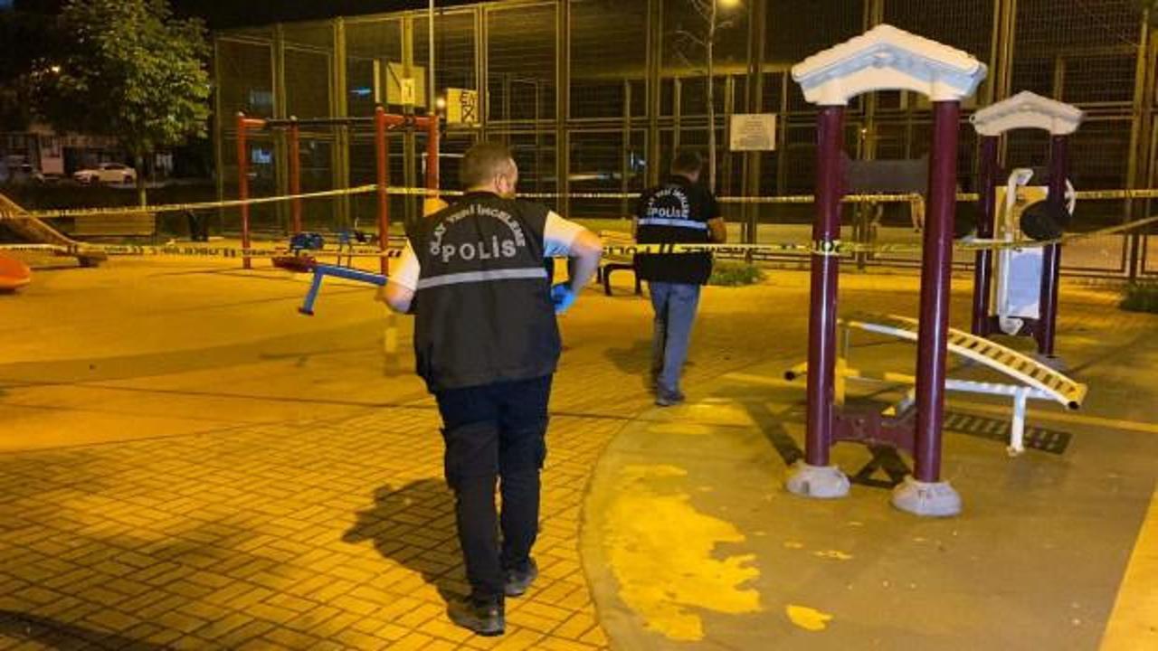 &Ccedil;ocuk parkında pompalı t&uuml;fekle dehşet sa&ccedil;tılar: 10 yaralı!
