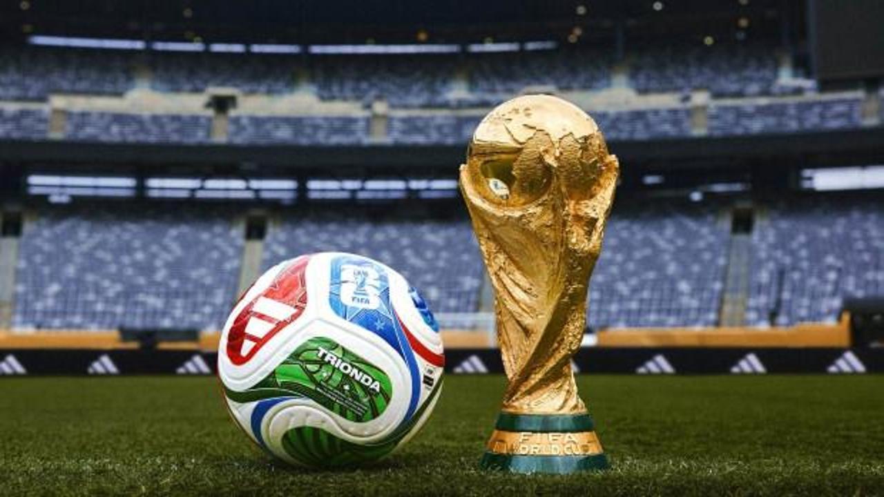 Meksika ve Güney Afrika milli takımları futbolcuları