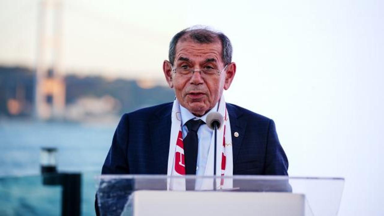 Galatasaray Başkanı Dursun Özbek, GStatil tanıtım toplantısında konuşma yapıyor.