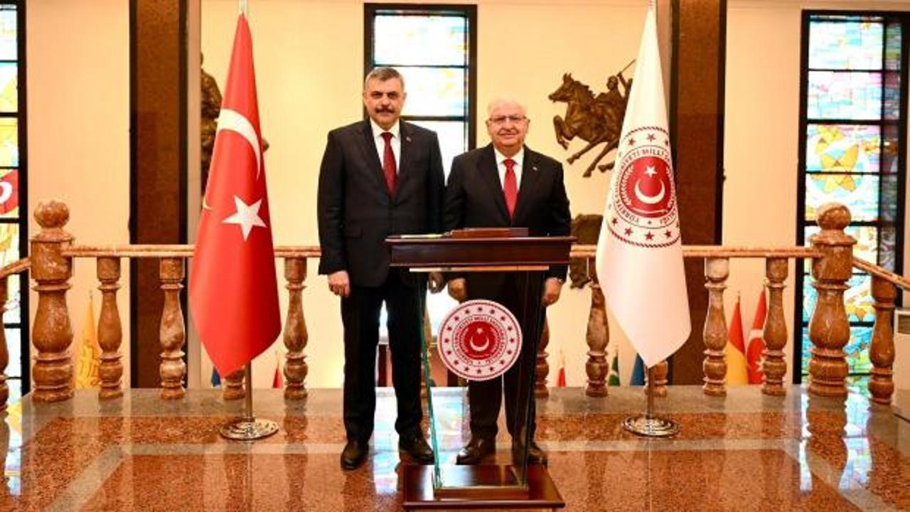 İ&ccedil;işleri ve Mill&icirc; Savunma bakanlarından g&uuml;venlik zirvesi
