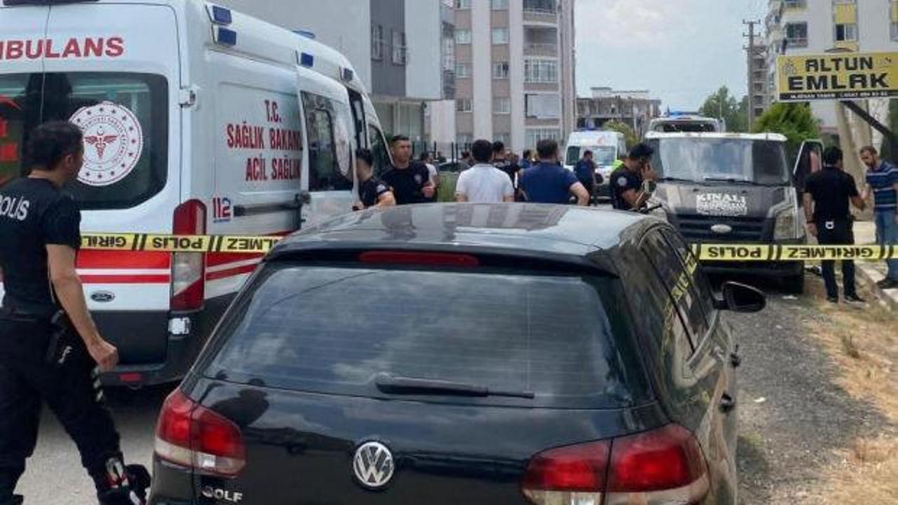 İş yerinde &ccedil;ıkan silahlı kavga: 1 kişi &ouml;ld&uuml;, 3 kişi yaralandı