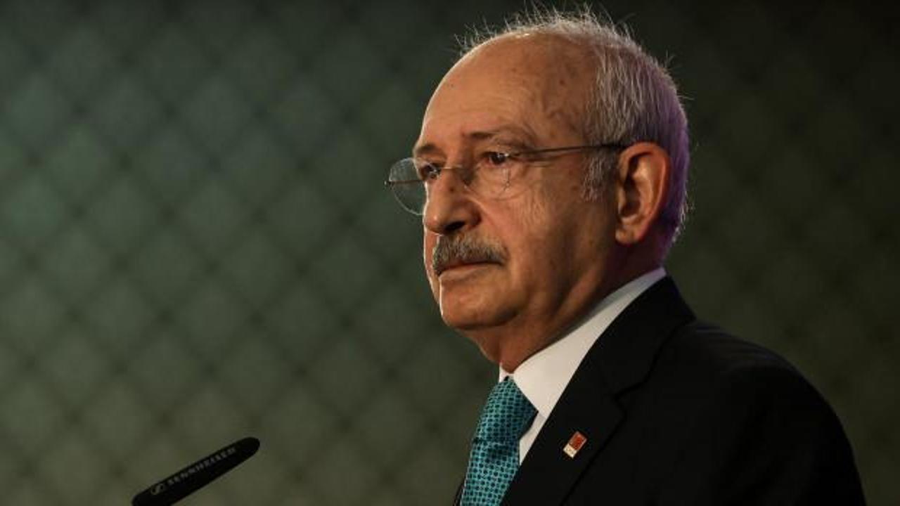 Kemal Kılıçdaroğlu ve Özgür Özel'in siyasi mücadelelerini temsil eden soyut bir görsel.