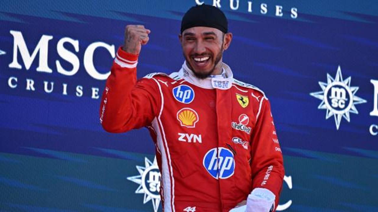 Lewis Hamilton İspanya Grand Prix'sini kazanıyor.