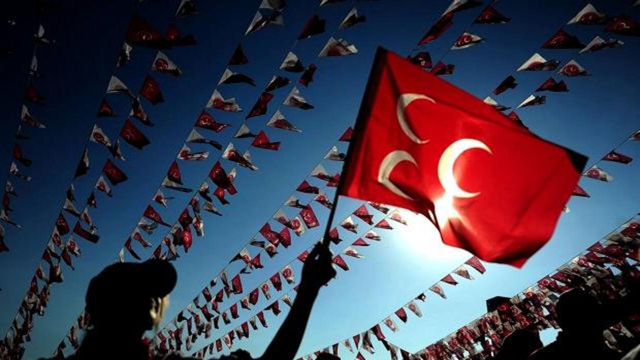 MHP logosu ve Adıyaman tabelası