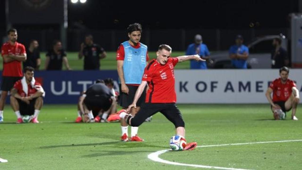 A Milli Futbol Takımı oyuncuları antrenman sırasında