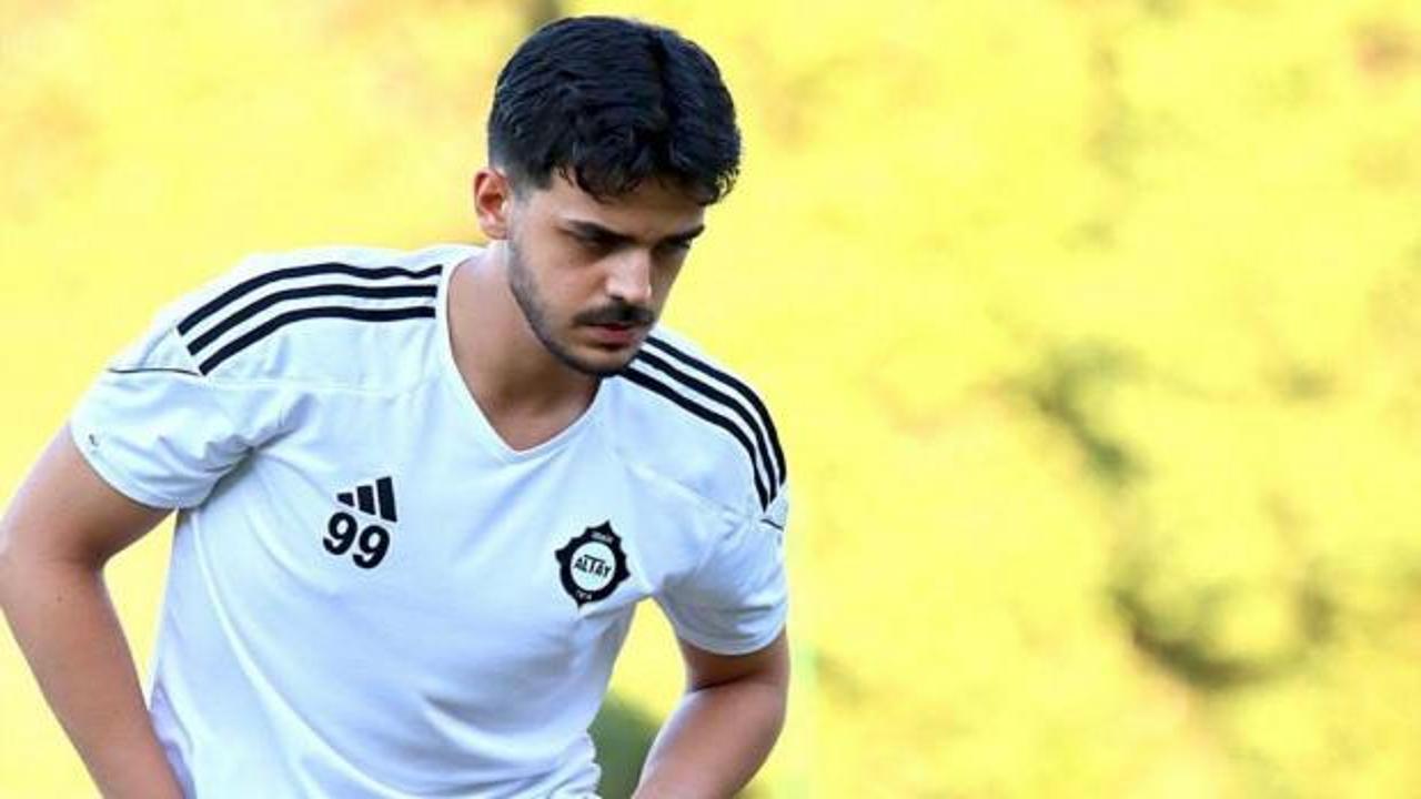 Altay'ın genç futbolcusu Ferhat Öncel'in askerlik birliğine teslim olduğu anı gösteren temsili bir görsel