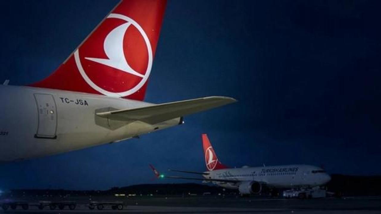 THY u&ccedil;ağı Antalya Havalimanı'nda direğe &ccedil;arptı: Yolcular tahliye edildi!