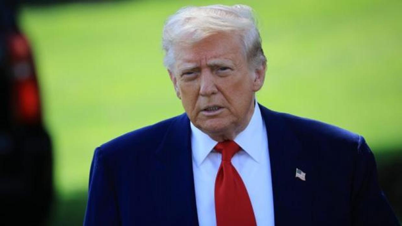 ABD Başkanı Donald Trump konuşma yaparken