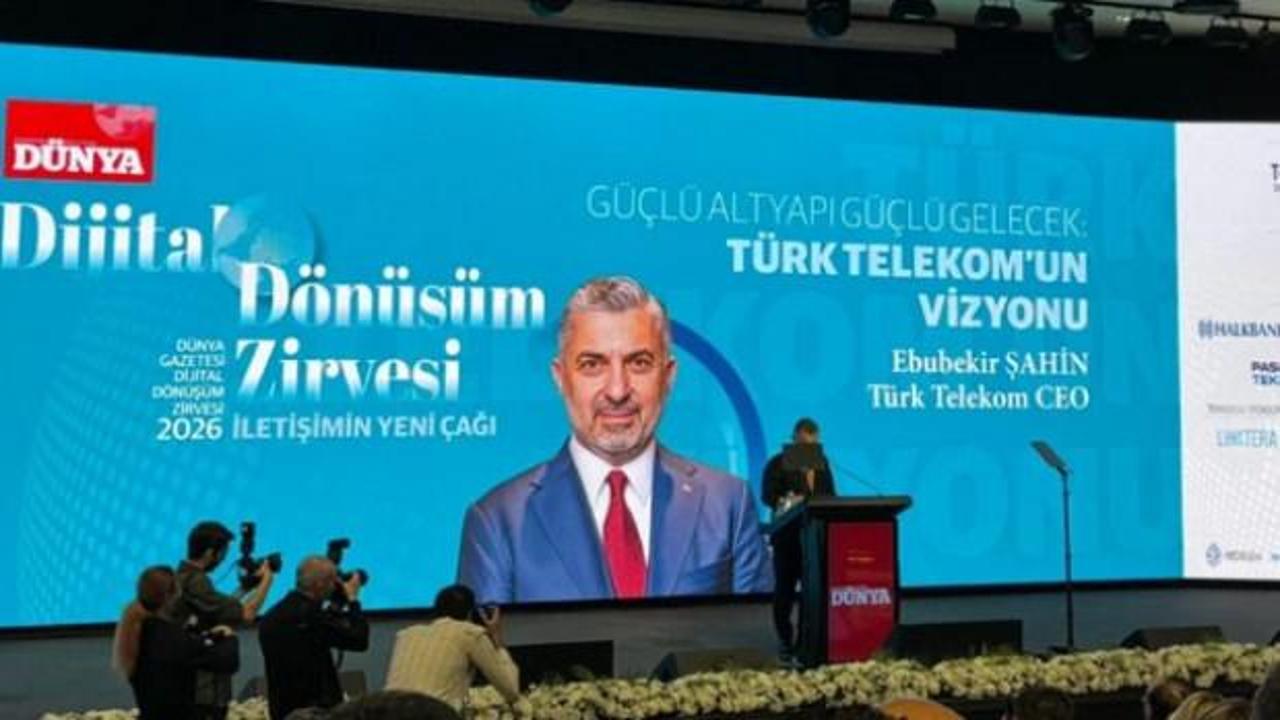 T&uuml;rk Telekom CEO'su Ebubekir Şahin "D&Uuml;NYA Dijital D&ouml;n&uuml;ş&uuml;m Zirvesi 2026"da konuştu