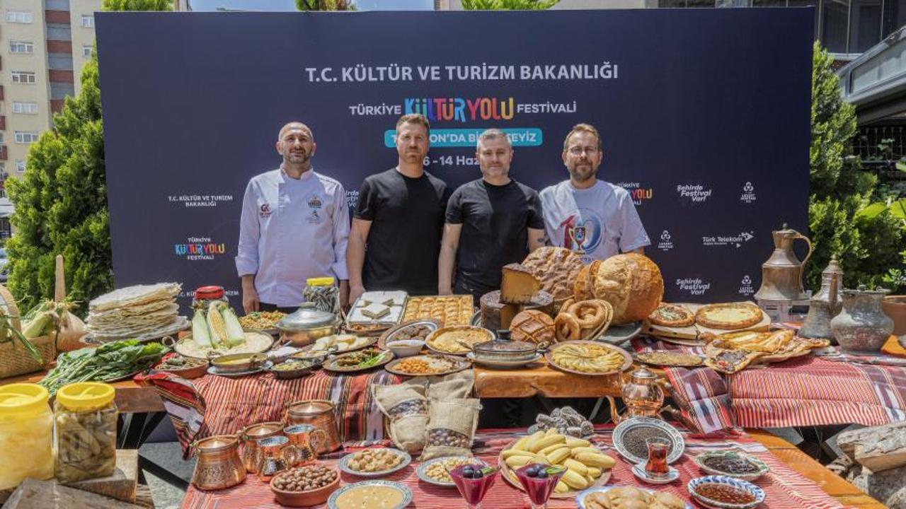 Trabzon Kültür Yolu Festivali lezzet noktasında yöresel ürünler sergileniyor.