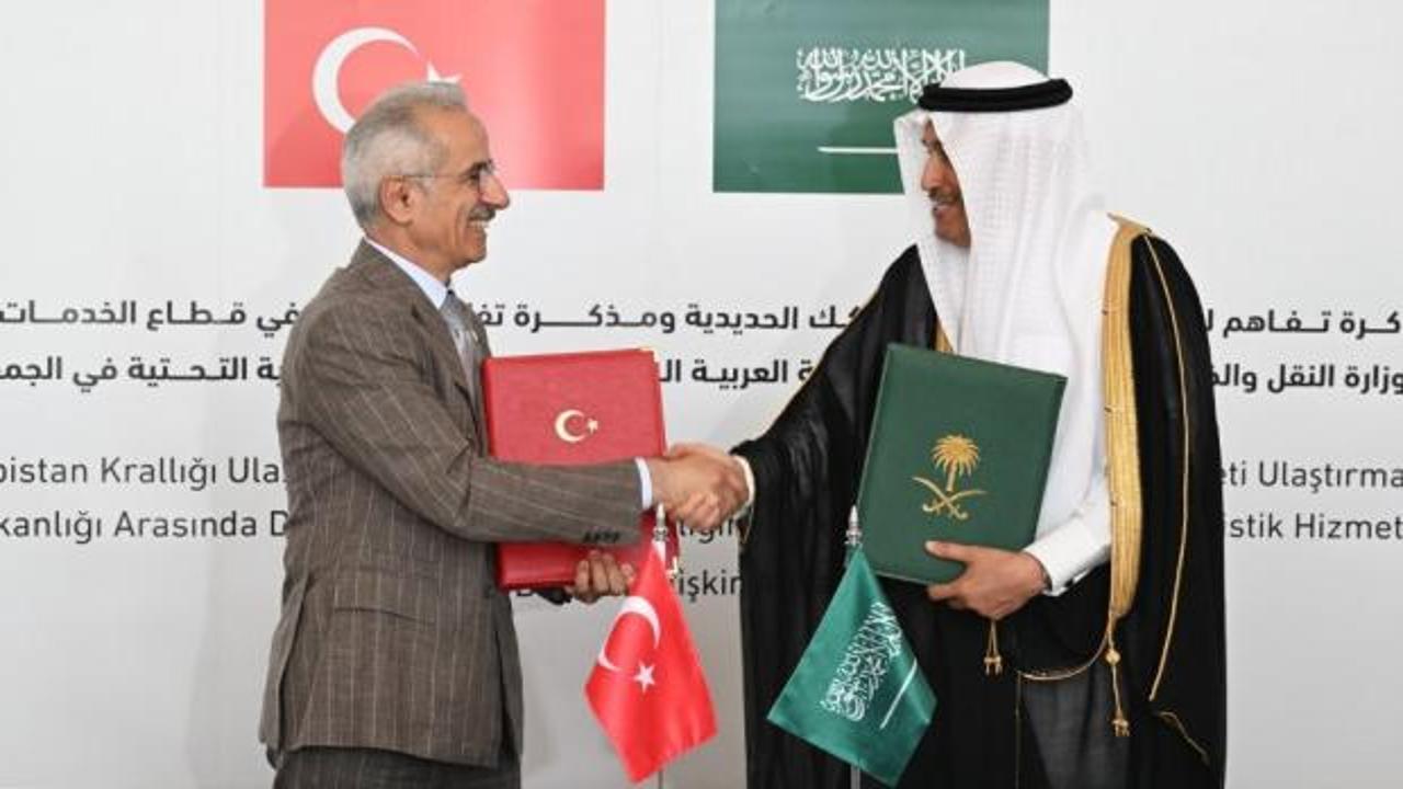 Ulaştırma ve Altyapı Bakanı Abdülkadir Uraloğlu, Suudi Arabistan'da mevkidaşı ile bir araya geldi.