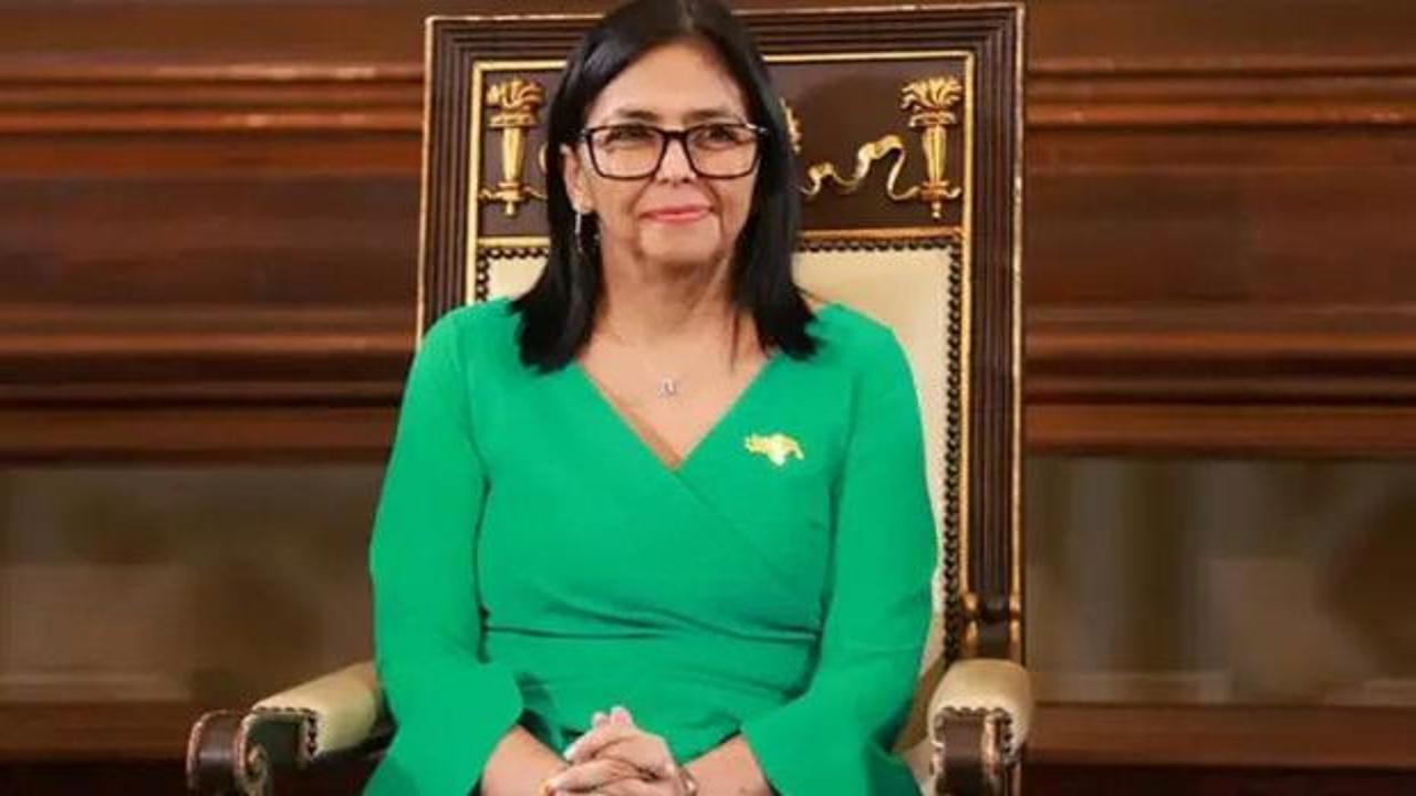 Venezuela Cumhurbaşkanı Vekili Delcy Rodriguez ve Cumhurbaşkanı Recep Tayyip Erdoğan'ın görüşme öncesi tokalaşma anı