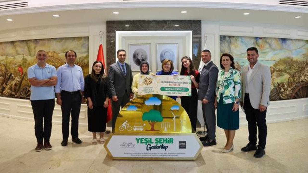Başkan Şahin, uluslararası başarı elde eden &ouml;ğrencileri ağırladı