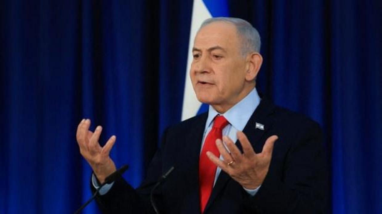 Binyamin Netanyahu konuşma yaparken
