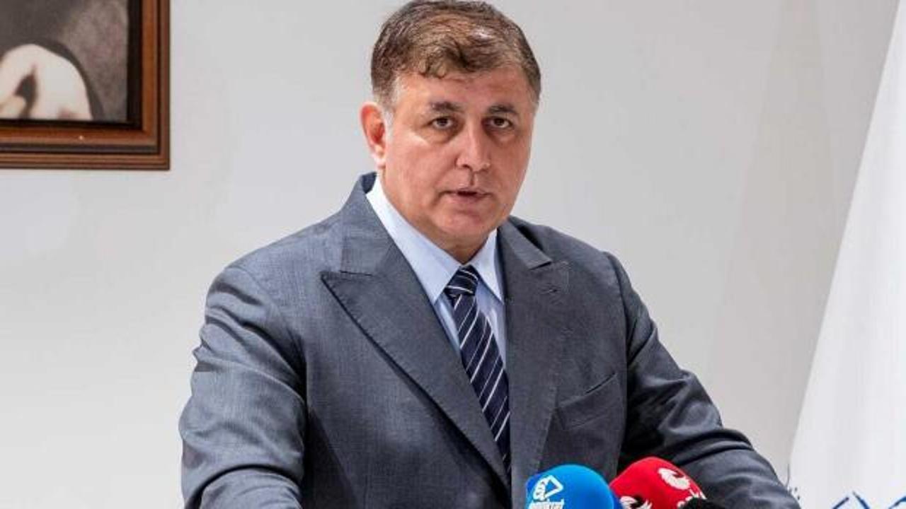 Cemil Tugay belediye binasında