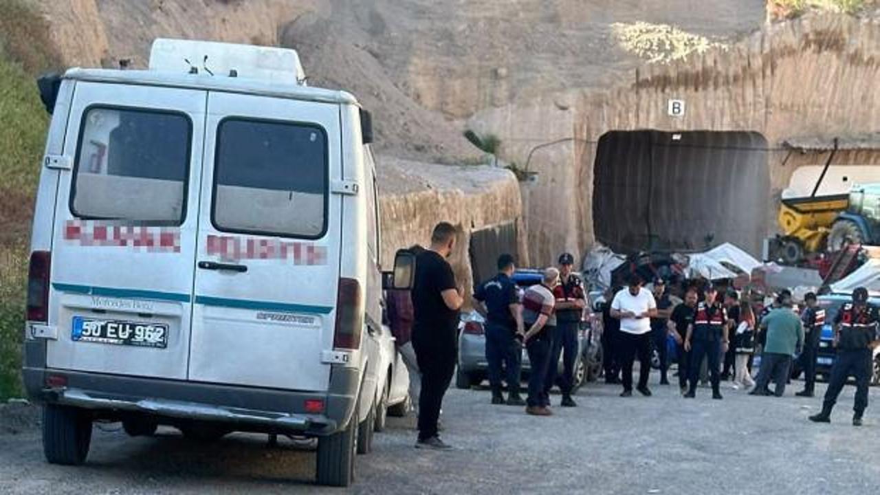 Nevşehir&rsquo;de devrilen forkliftin s&uuml;r&uuml;c&uuml;s&uuml; &ouml;ld&uuml;
