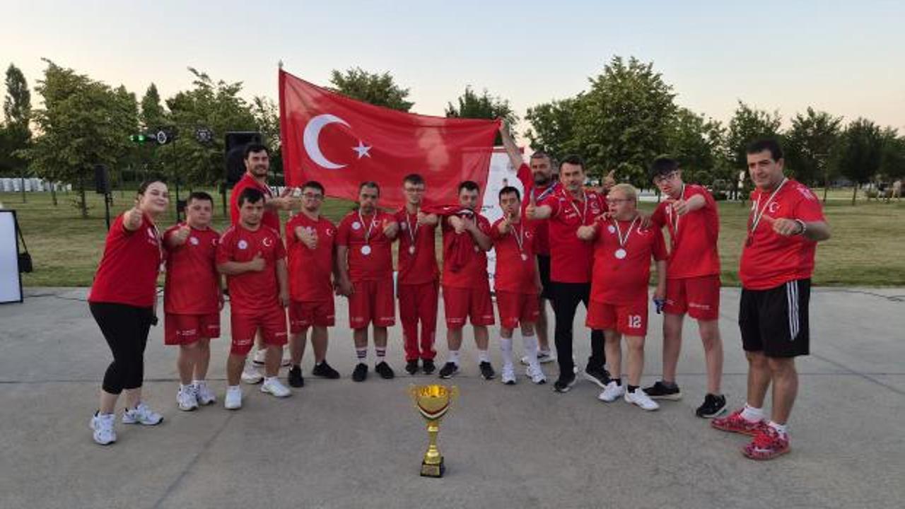 Down Sendromlu Basketbol Milli Takımı d&uuml;nya ikincisi oldu!