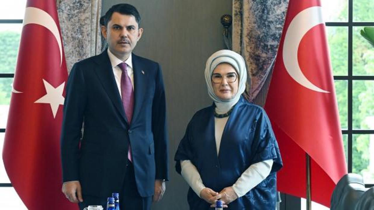Emine Erdoğan, Bakan Kurum ile g&ouml;r&uuml;şt&uuml;