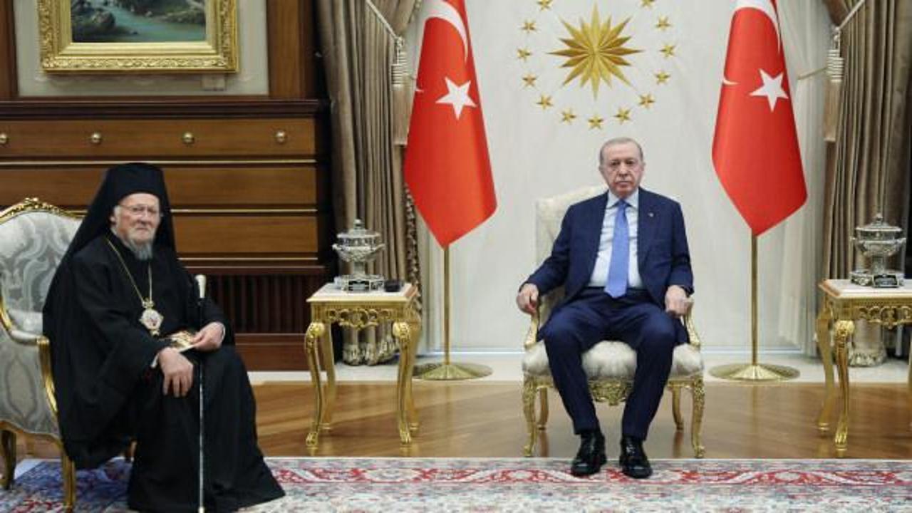 Cumhurbaşkanı Erdoğan ve Fener Rum Patriği Bartholomeos'un Cumhurbaşkanlığı Külliyesi'ndeki görüşmesinden bir kare.