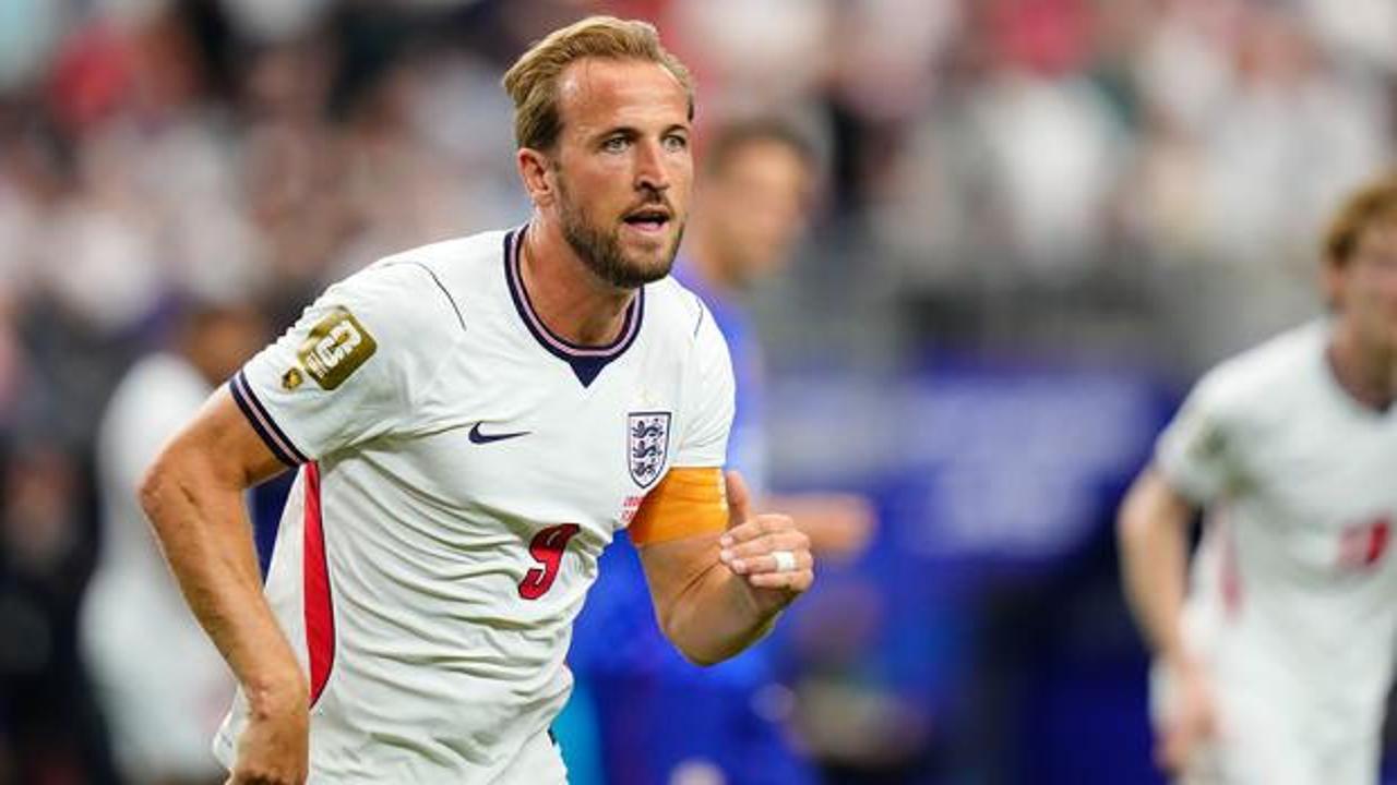 Harry Kane maç sırasında gol sevinci yaşıyor.