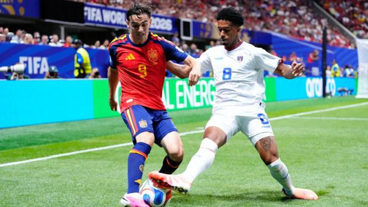 2026 FIFA Dünya Kupası H Grubu maçında İspanya ve Yeşil Burun Adaları oyuncuları sahada.