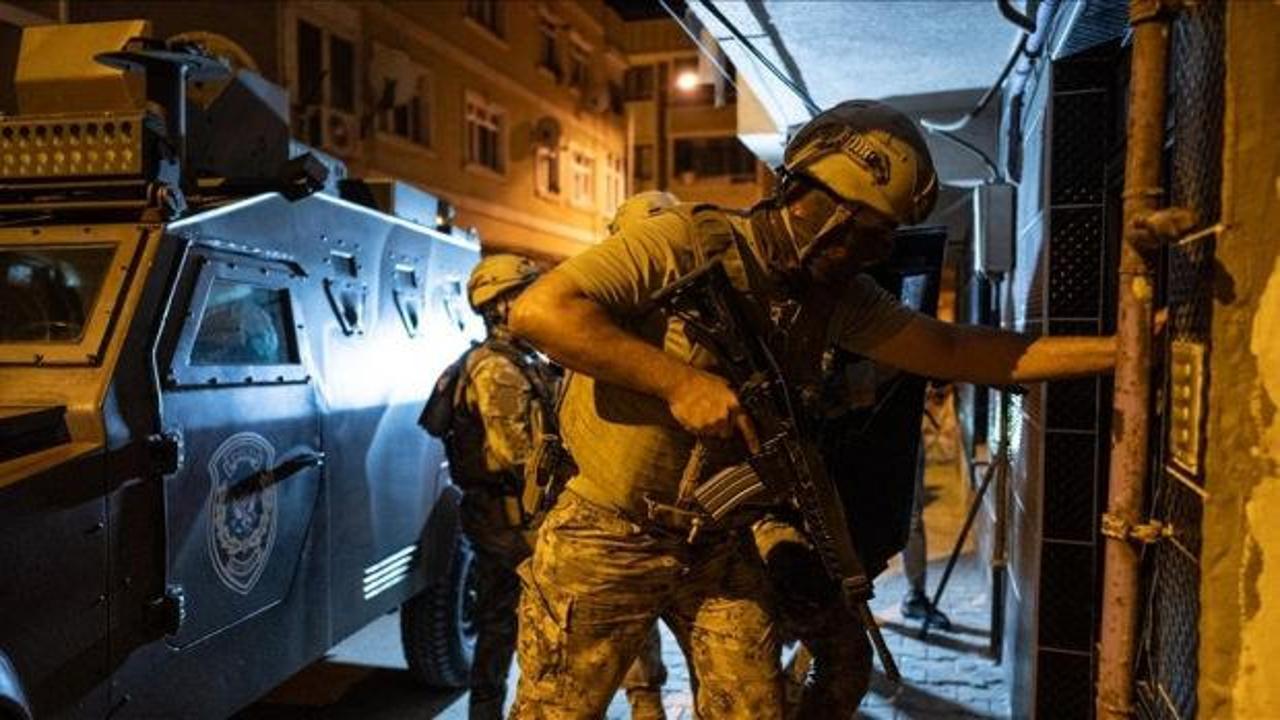 İstanbul'da su&ccedil; &ouml;rg&uuml;t&uuml;ne operasyon! 23 ş&uuml;pheli yakalandı