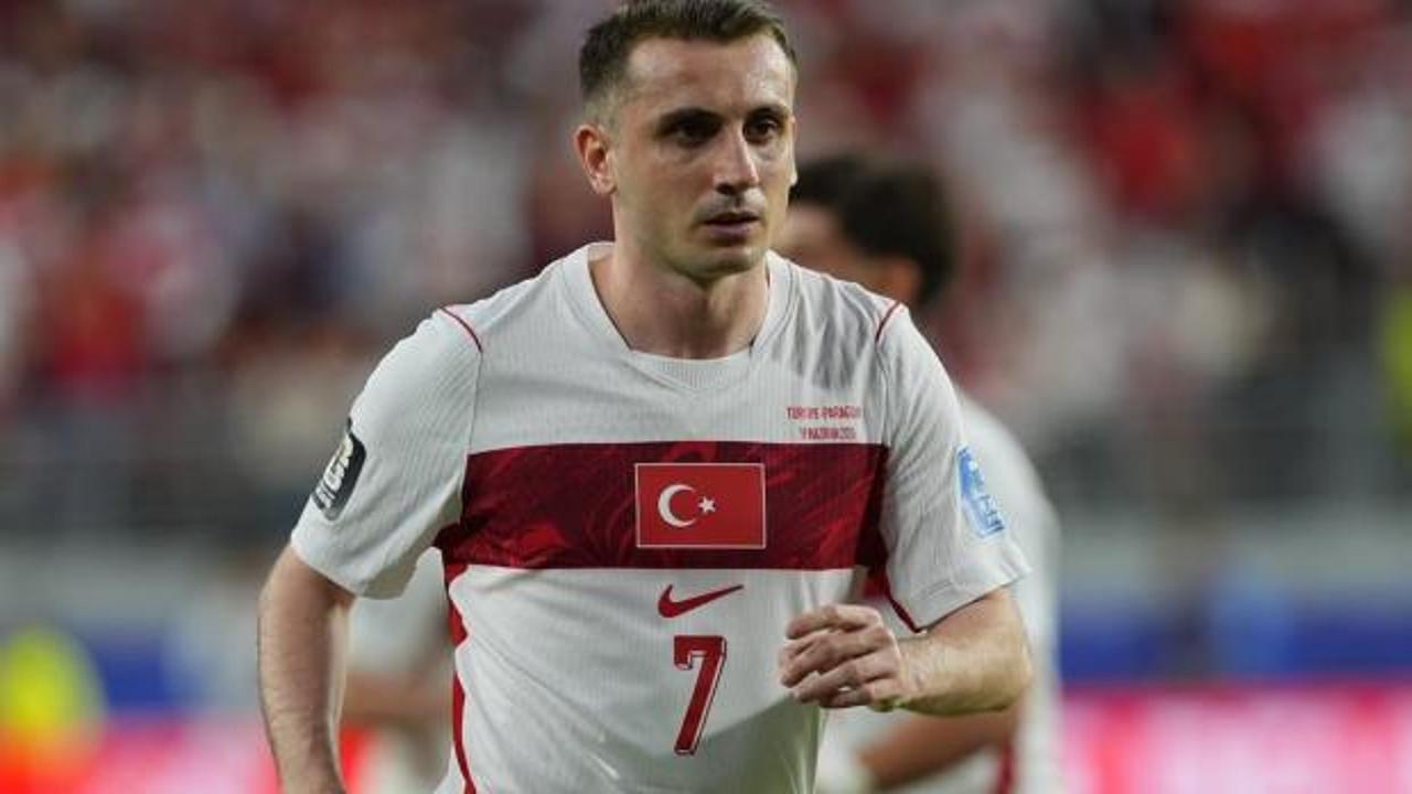 Kerem Akt&uuml;rkoğlu'ndan T&uuml;rk taraftara ma&ccedil; esnasında skandal hareket! Tepki yağıyor