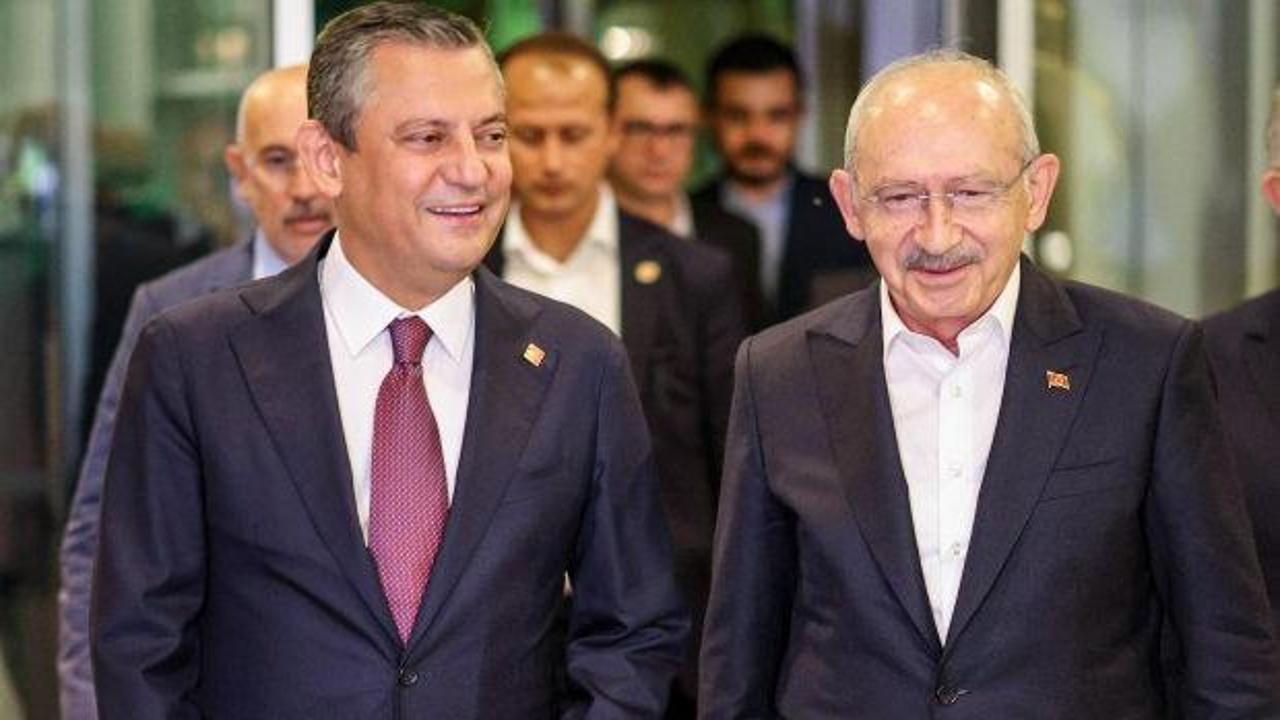 Kemal Kılıçdaroğlu açıklama yaparken