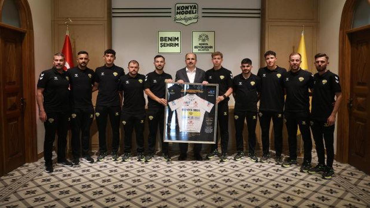 Konya B&uuml;y&uuml;kşehir Bisiklet Takımı Başkan Altay&rsquo;ı ziyaret etti