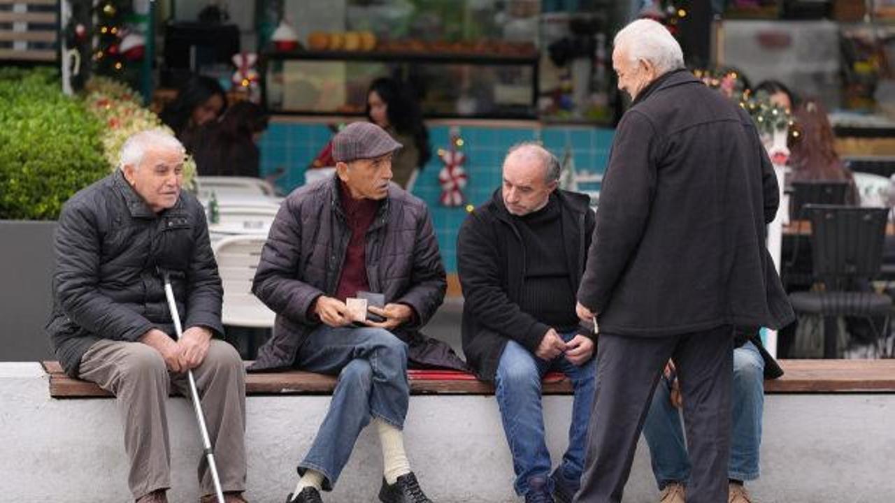 TBMM'de emekliler için yasal düzenleme çalışmaları yapıldığına dair görsel.