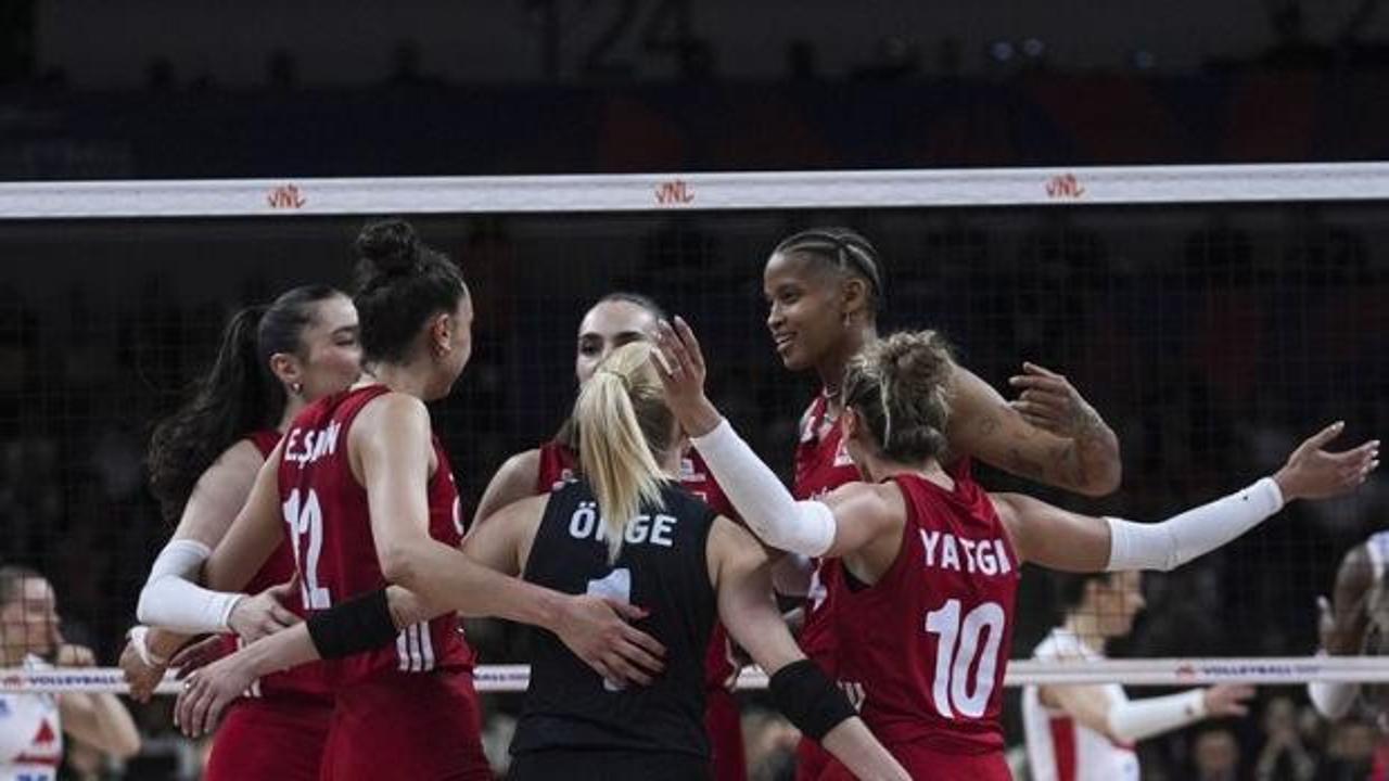 Milli Takım, Fransa'yı 3-0'la ge&ccedil;ti
