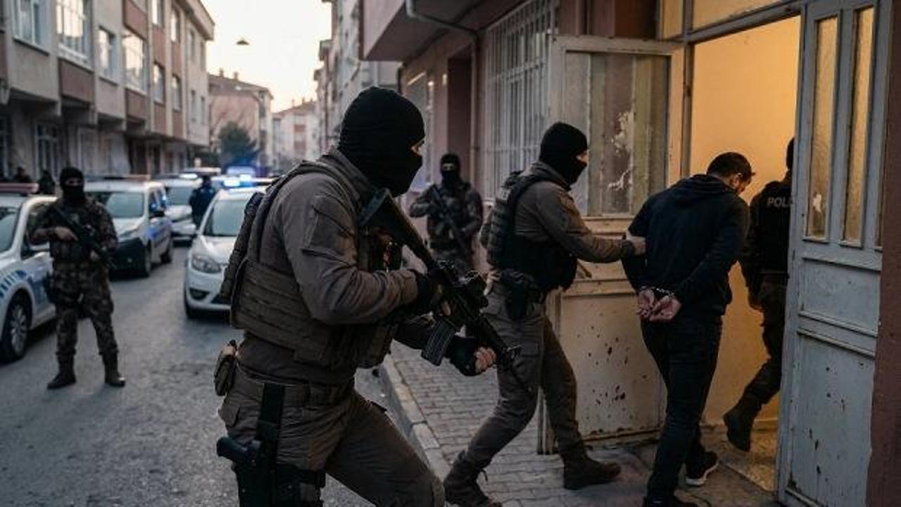 Sokak &ccedil;etelerine g&ouml;z a&ccedil;tırılmıyor! Bakan G&uuml;rlek'ten son dakika mesajı
