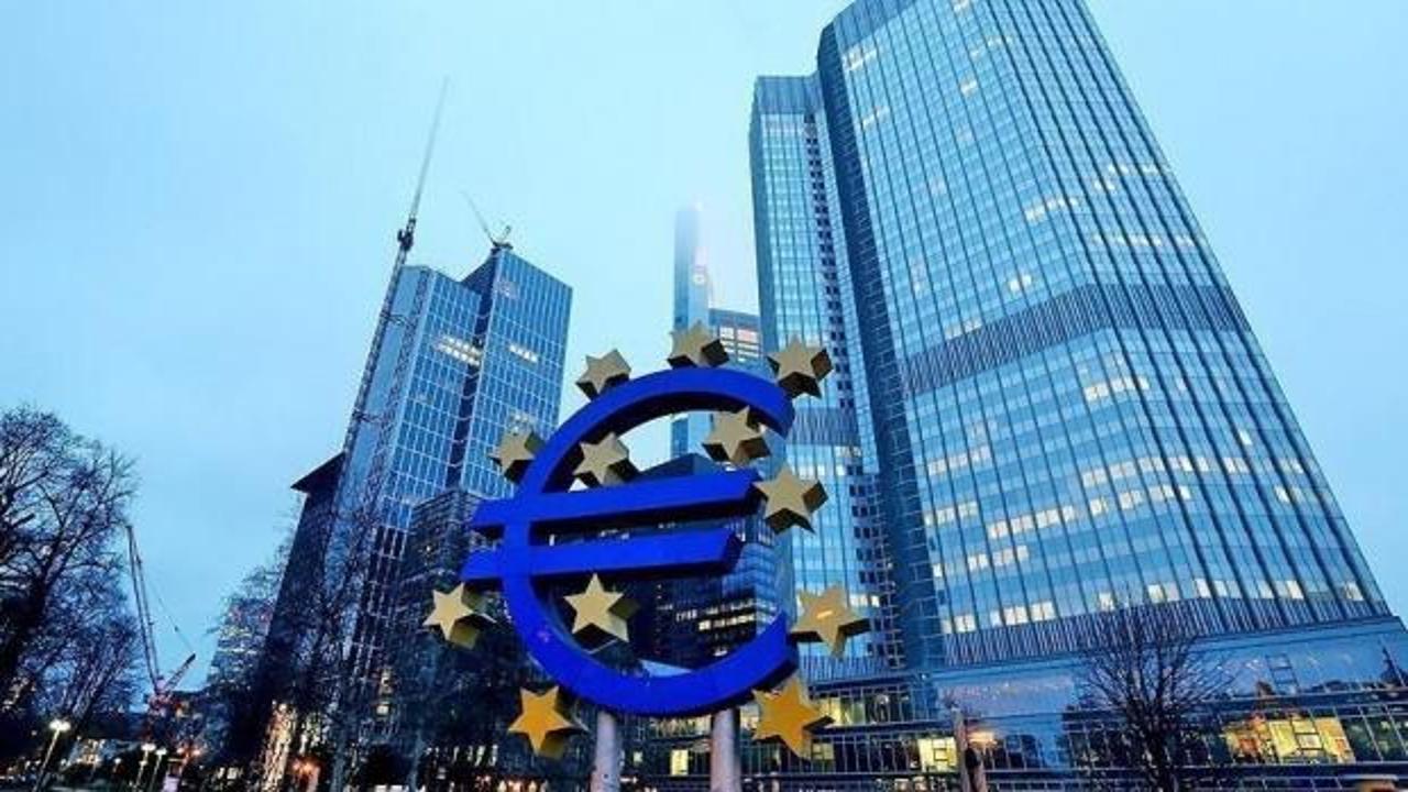Euro Bölgesi haritası üzerinde enflasyon grafiği