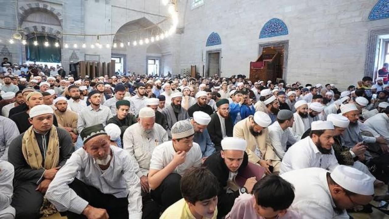 D&uuml;nyanın d&ouml;rt bir yanından hadis alimi İstanbul'da: Uluslararası Hadis Meclisleri başladı