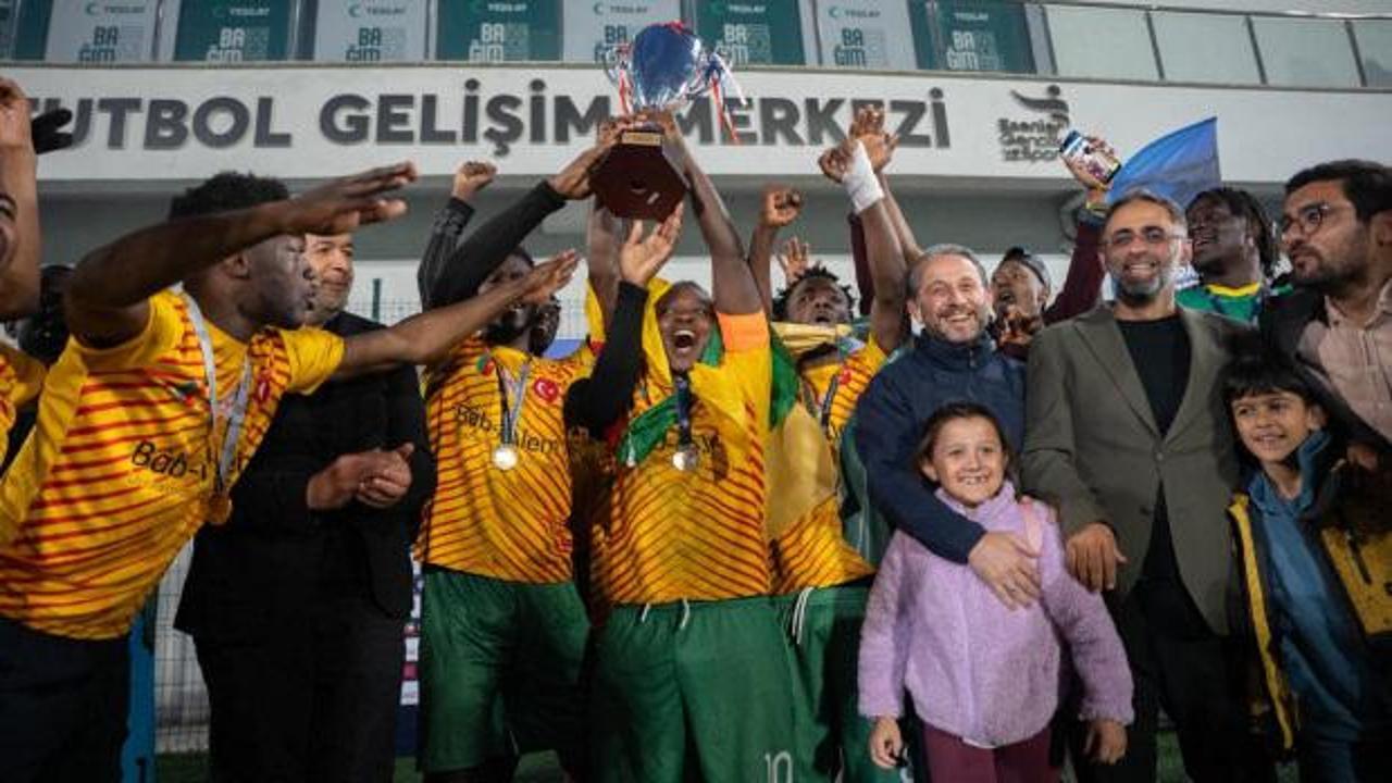 Uluslararası İstanbul Cup futbol turnuvası final maçı ve ödül töreni görüntüleri