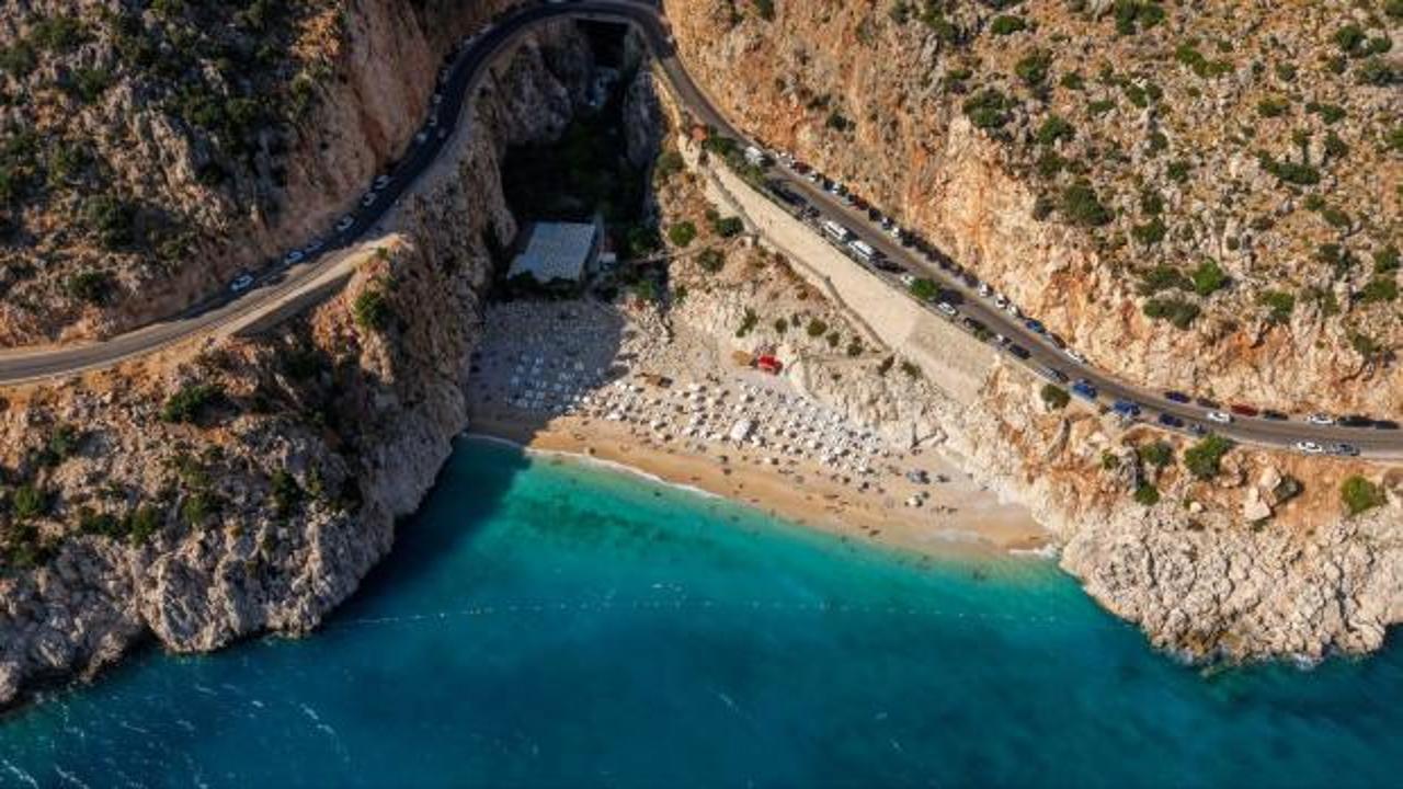 Kaputaş Plajı'nın turkuaz rengi ve kanyon manzarası