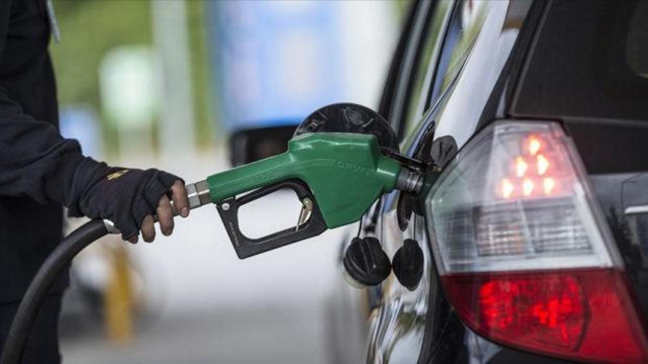 Petrol fiyatları d&uuml;ş&uuml;şte: Akaryakıta yeni indirim yolda mı? İşte g&uuml;ncel rakamlar