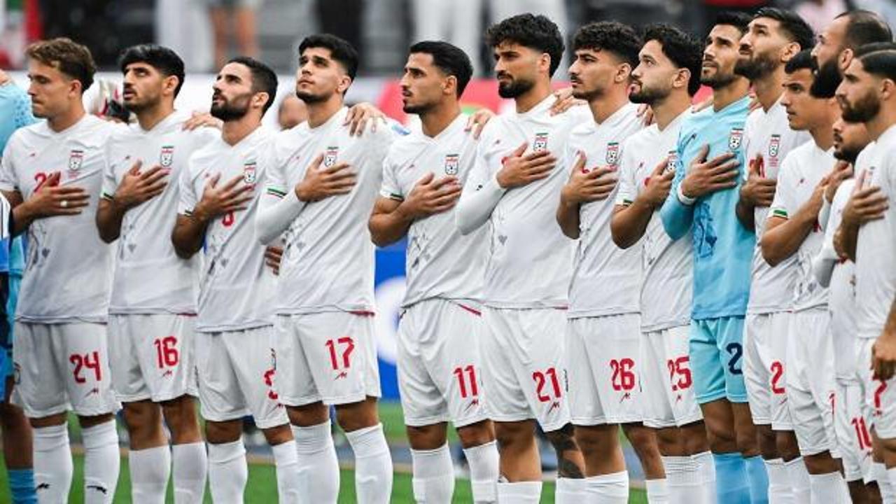 2026 FIFA Dünya Kupası logosu ve futbol topu