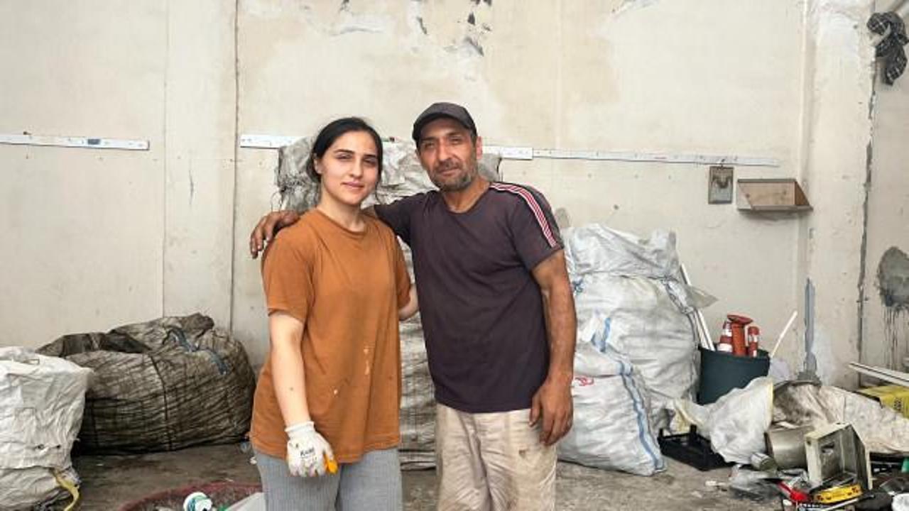 33 yıl gece g&uuml;nd&uuml;z kağıt topladı! Emeğini zayi etmeyen evlat: En b&uuml;y&uuml;k kahramanım babam
