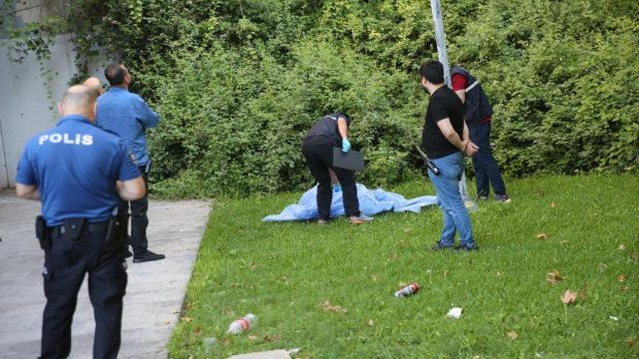 Antalya'da panoramik asansörden düşerek hayatını kaybeden Ufuk Nuroğlu'nun bulunduğu olay yeri.