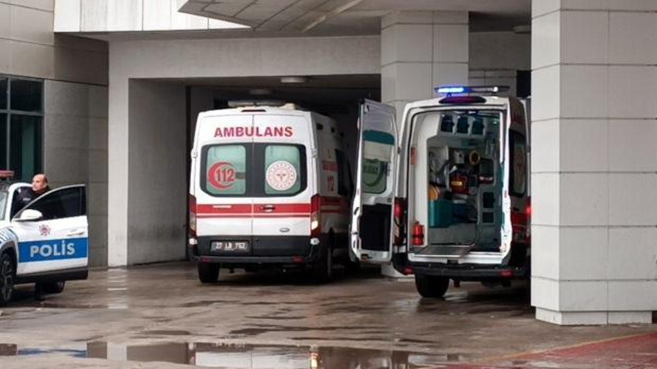 Parkta bı&ccedil;aklanan lise &ouml;ğrencisi ağır yaralandı