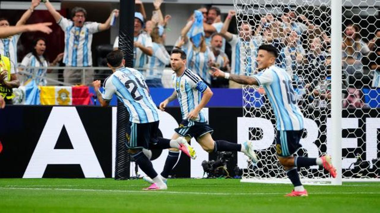 Lionel Messi'nin gol sevinci
