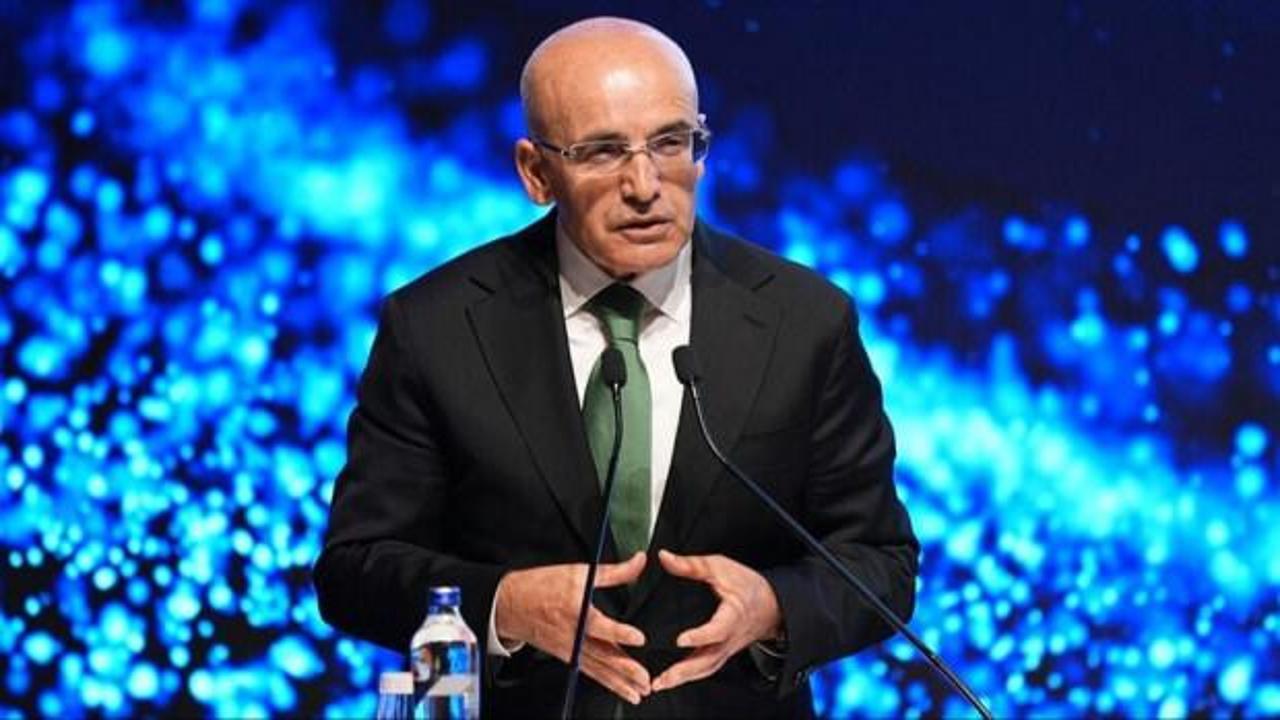 Hazine ve Maliye Bakanı Mehmet Şimşek iklim zirvesinde konuşma yaparken